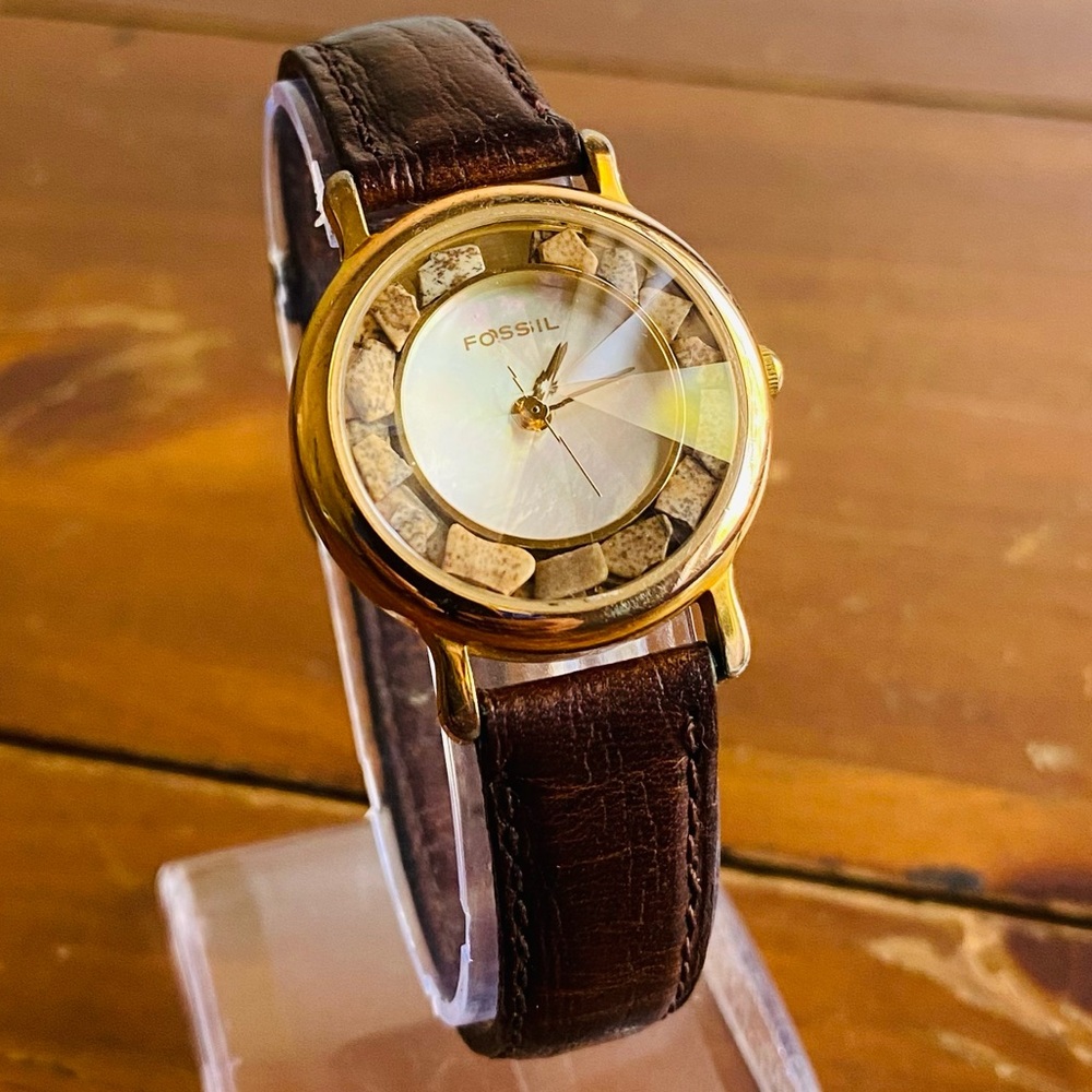 1994 FOSSIL BROWN STONE MOTHER OF PEARL WATCH PC-7361